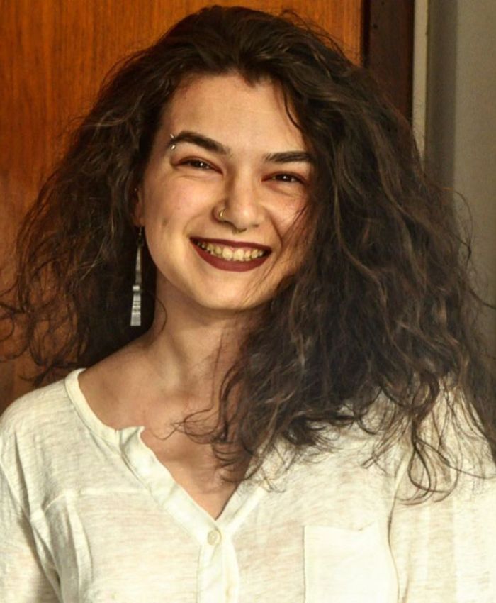 Bruna Roxo