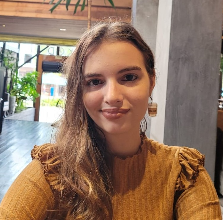 Letícia de Menezes Mariano